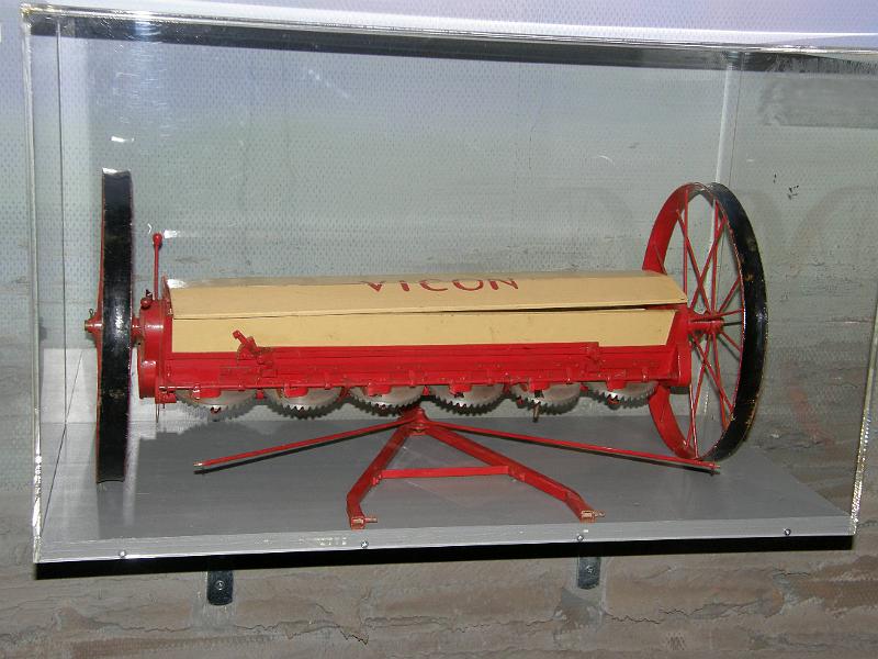 F048.jpg