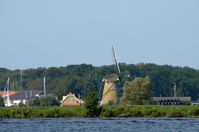 1051.JPG